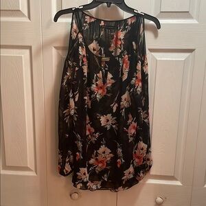 Floral Sleeveless Black Top White House black market good condition